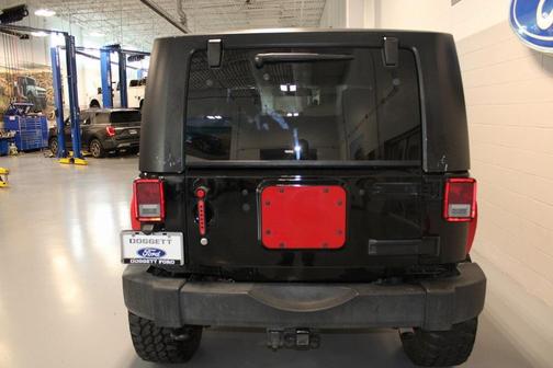 Photo 5 of 35 of 2014 Jeep Wrangler Rubicon
