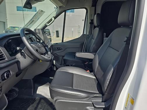 2025 Ford Transit-250 148 WB Medium Roof Cargo