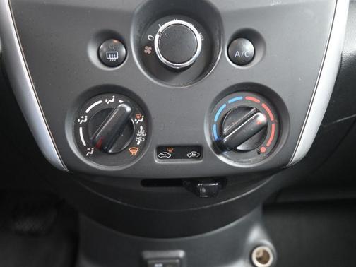 2019 Nissan Versa 1.6 SV