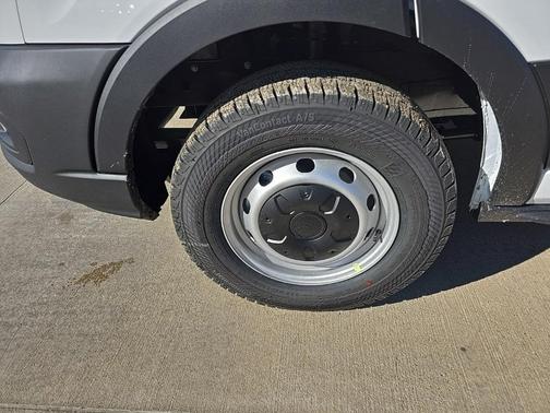 2024 Ford Transit-250 148 WB Medium Roof Cargo