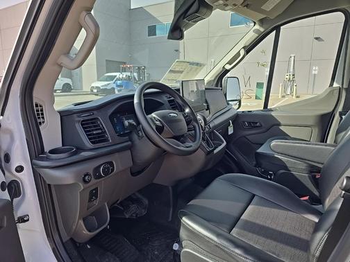 2026 Ford Transit-250 148 WB Medium Roof Cargo