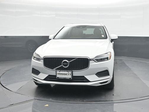 2020 Volvo XC60 T5 Momentum