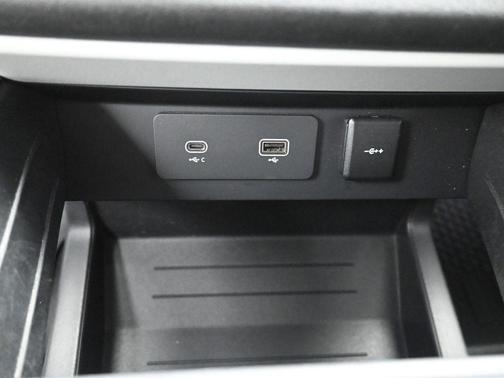 2022 Land Rover Defender 90 Standard