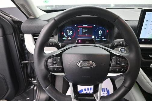 Gray Metallic 2025 Ford Explorer Platinum