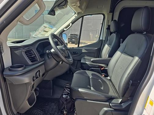2025 Ford Transit-250 148 WB Medium Roof Cargo