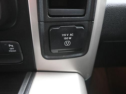 2015 RAM 1500 SLT