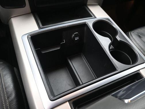 2015 RAM 1500 SLT