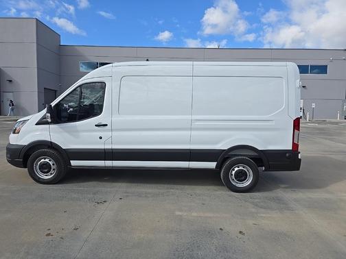 2025 Ford Transit-250 148 WB Medium Roof Cargo
