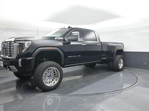 Onyx Black 2024 GMC Sierra 3500 Denali