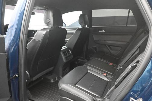 Tourmaline Blue Metallic 2023 Volkswagen Atlas Cross Sport 3.6L V6 SE w/Technology
