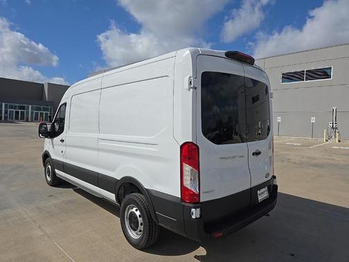 2025 Ford Transit-250 148 WB Medium Roof Cargo