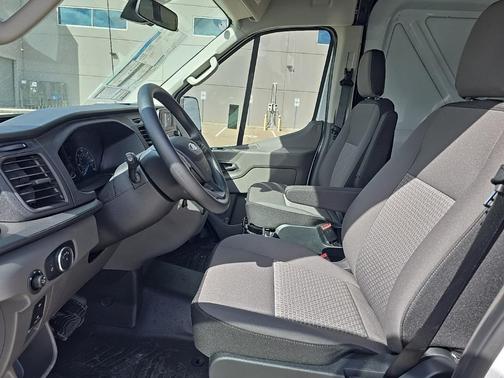 2025 Ford Transit-250 148 WB Medium Roof Cargo