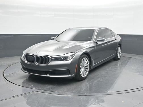 2019 BMW 740 i
