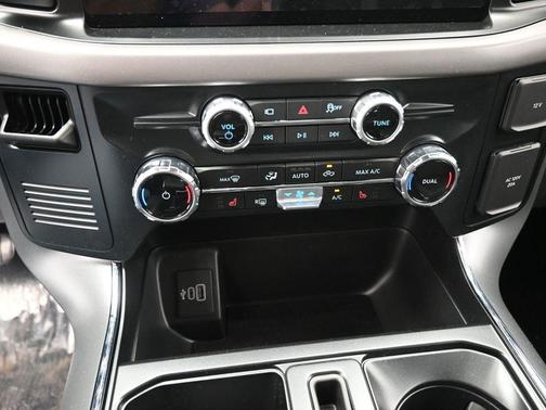 2025 Ford F-150 Lightning XLT