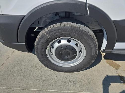 2025 Ford Transit-250 148 WB Medium Roof Cargo