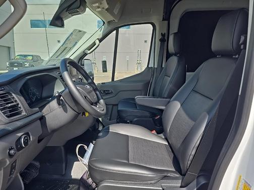 2025 Ford Transit-250 148 WB Medium Roof Cargo