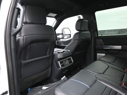 2025 Ford F-250 Platinum