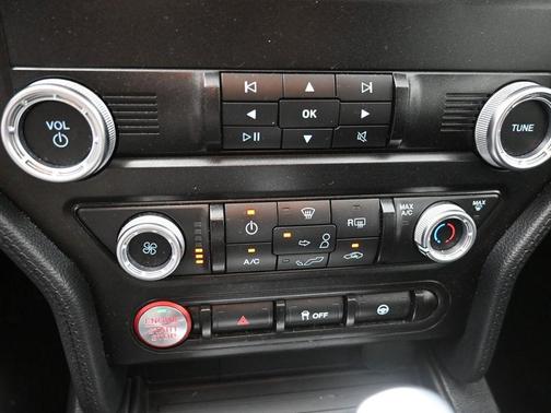 2022 Ford Mustang EcoBoost