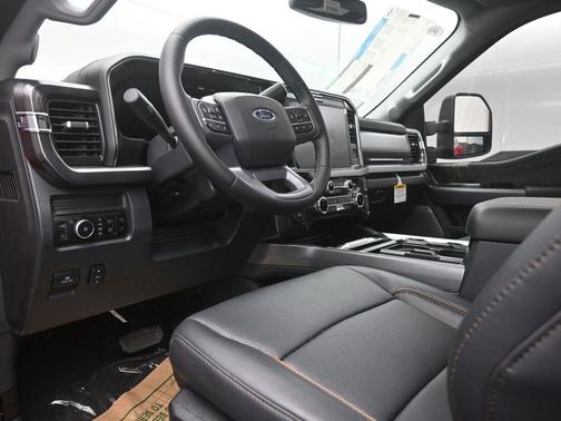 2025 Ford F-350 Lariat Super Duty