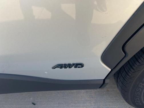 2023 Toyota Corolla Cross Hybrid XSE