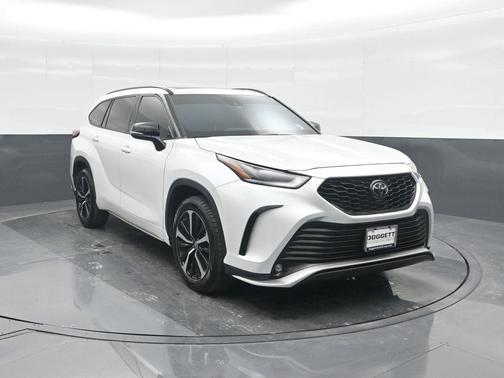 2022 Toyota Highlander XSE