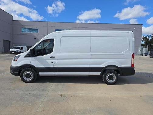 2025 Ford Transit-250 148 WB Medium Roof Cargo