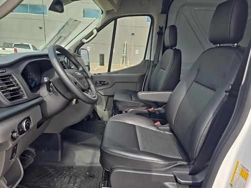 2025 Ford Transit-250 148 WB Medium Roof Cargo