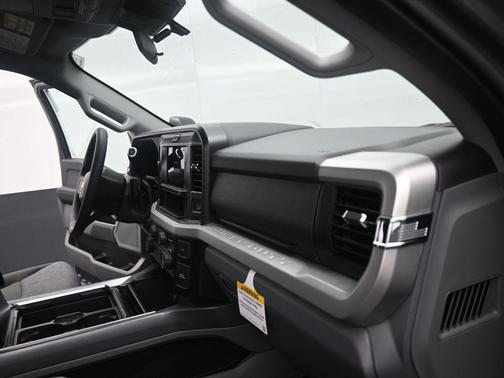2025 Ford F-350 Lariat Super Duty