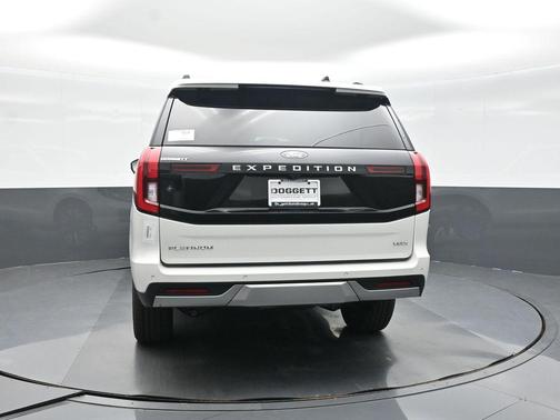 Star White 2026 Ford Expedition Max Platinum
