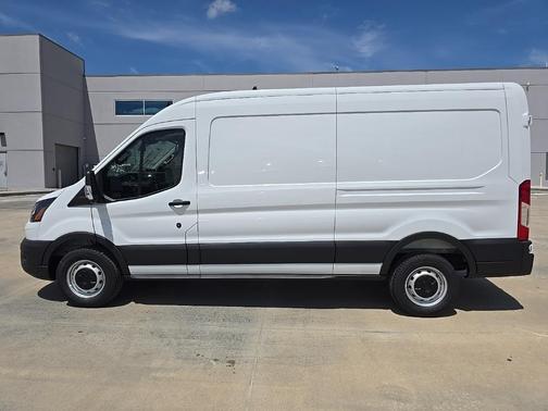 2025 Ford Transit-250 148 WB Medium Roof Cargo