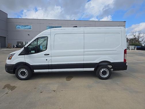 2026 Ford Transit-250 148 WB Medium Roof Cargo