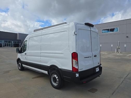 2026 Ford Transit-250 148 WB Medium Roof Cargo