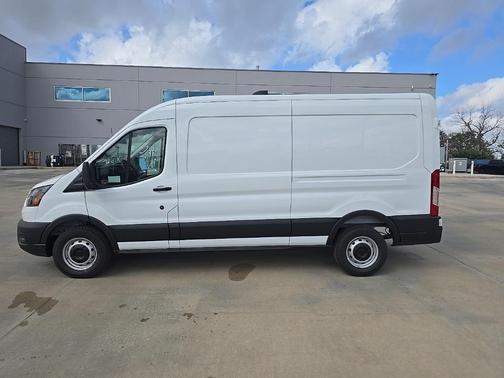 2026 Ford Transit-250 148 WB Medium Roof Cargo