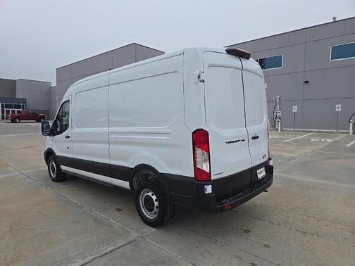 2026 Ford Transit-250 148 WB Medium Roof Cargo