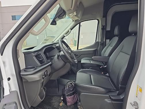 2026 Ford Transit-250 148 WB Medium Roof Cargo