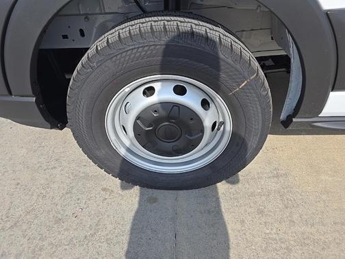 2025 Ford Transit-250 148 WB Medium Roof Cargo