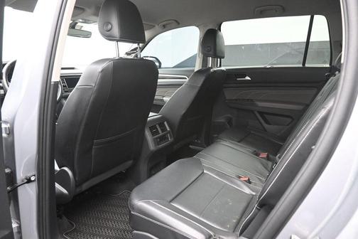 Pyrite Silver Metallic 2022 Volkswagen Atlas 2.0T SE