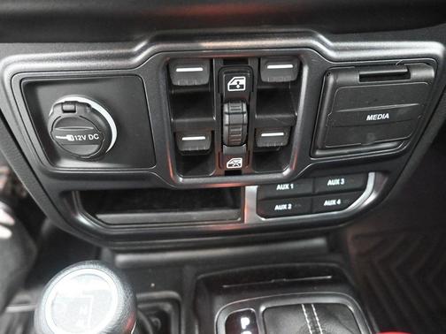2022 Jeep Gladiator Overland