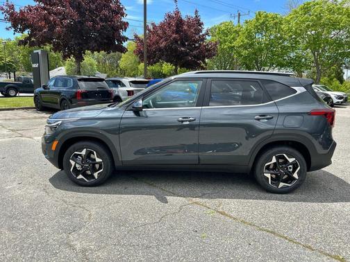 2025 Kia Seltos EX