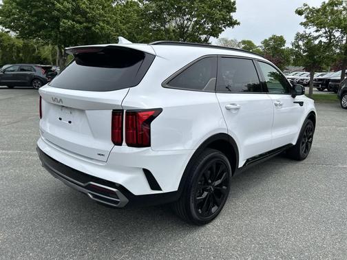 White Pearl 2023 Kia Sorento SX
