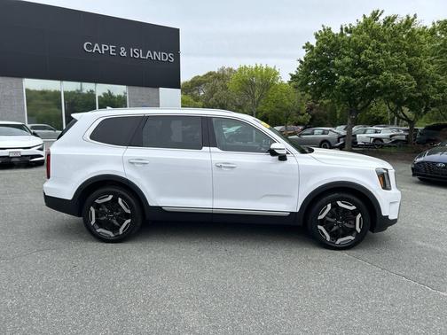 White Pearl 2023 Kia Telluride S