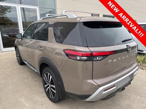 2024 Nissan Pathfinder Platinum