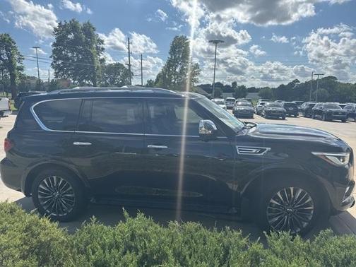2022 INFINITI QX80 SENSORY