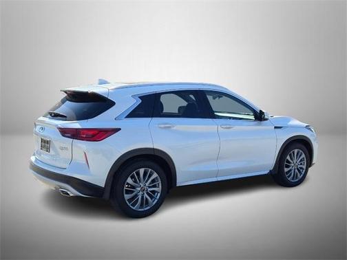 2024 INFINITI QX50 Luxe