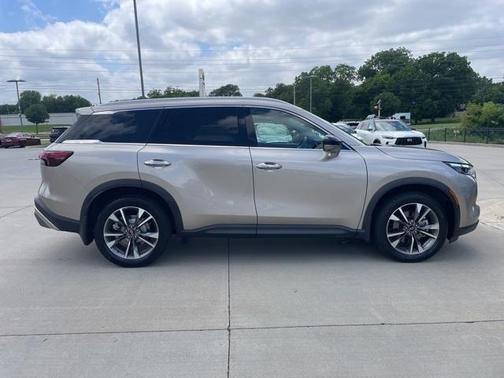 2022 INFINITI QX60 Luxe