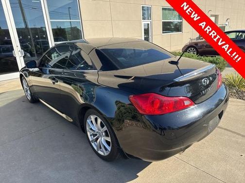 2014 INFINITI Q60 Base