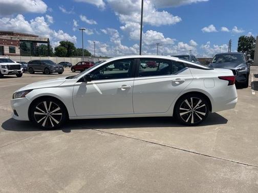 2021 Nissan Altima 2.5 SR