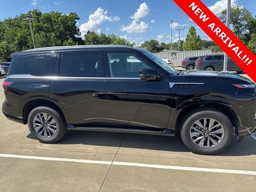 2025 INFINITI QX80 PURE