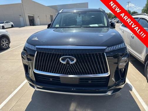 2025 INFINITI QX80 PURE