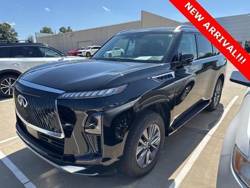 2025 INFINITI QX80 PURE